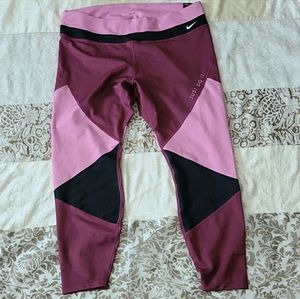 Nike 3XL Dri-FIT Colorblocked 7/8 Leggings